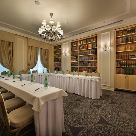 Wilson Palace By Loft 4*